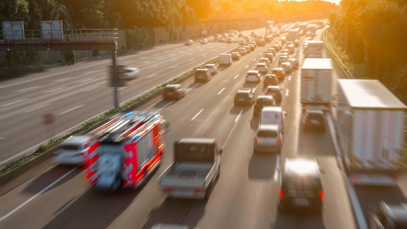 Trafikte Ambulans Sireni Duyunca Ne Yapmalısınız?